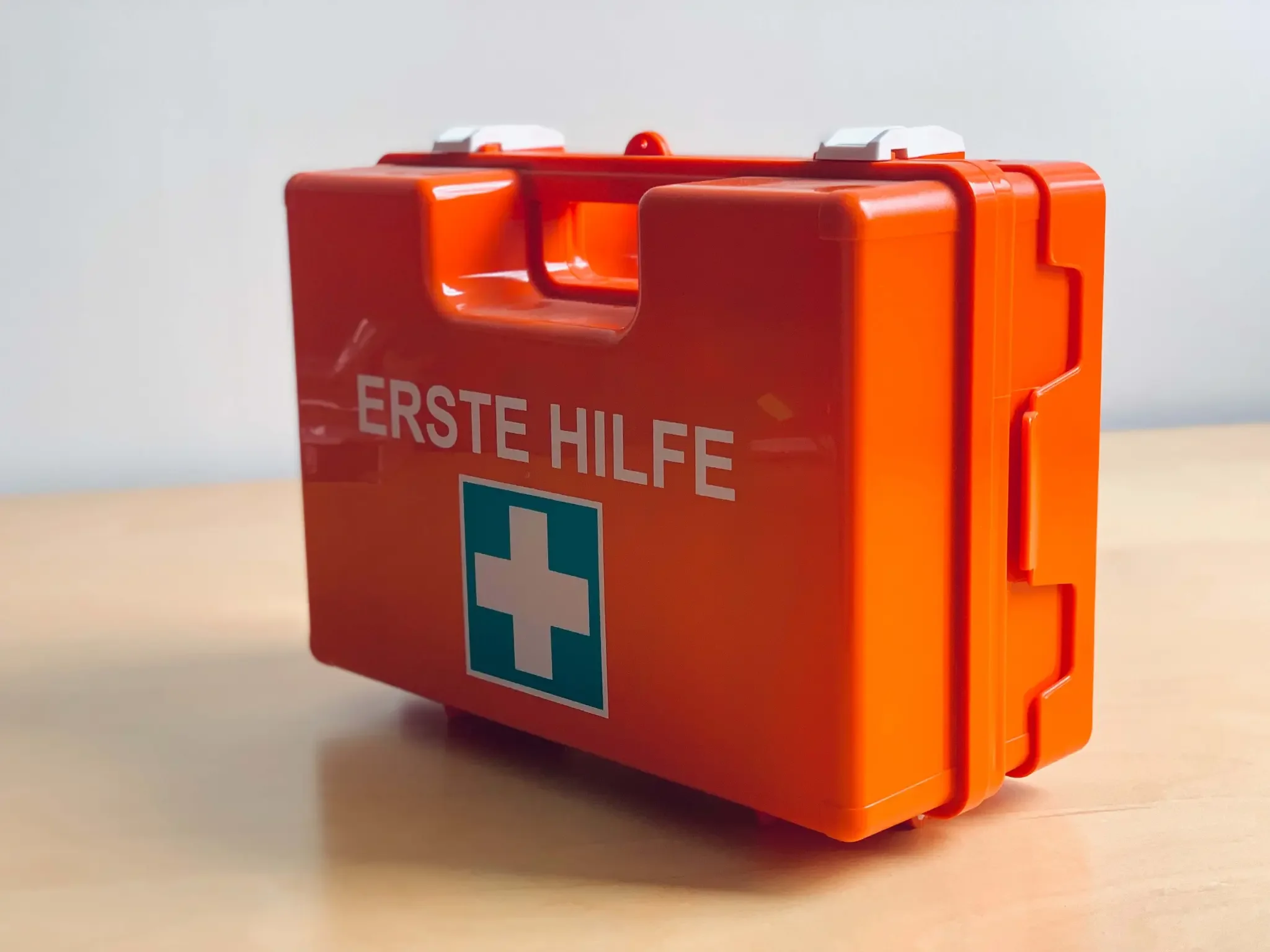 Erste-Hilfe-Übung im Kursraum